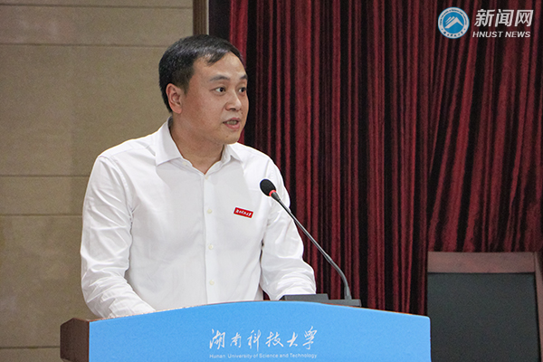 1cc7791abd91402e853f10b75b94e803.jpg 张梓硕2.jpg