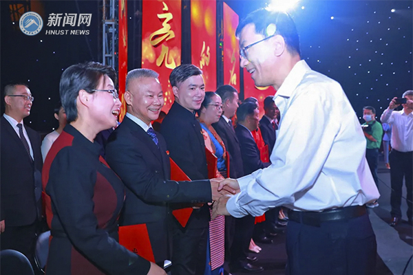 aa4710ed9eed459592e888edac94c6c1.jpg 2.jpg